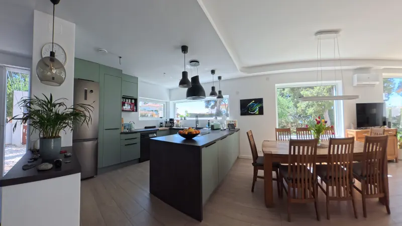 Gourmet Open Kitchen with Island & Breakfast Bar Stools